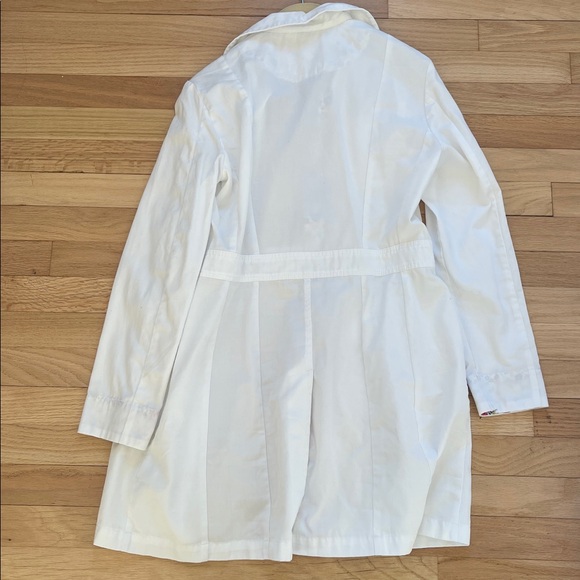 Women's White Coat size S
Professional attire,medical/dental/lab white coat - Picture 6 of 6